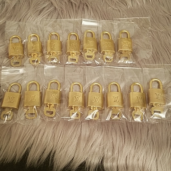 Louis Vuitton Accessories - LV lock and key